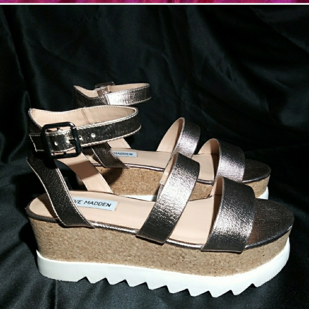**SOLD** Rose Gold Steve Madden Strappy platform - Picture 4 of 7